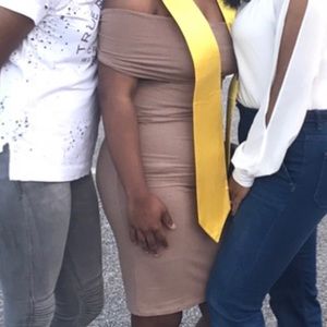 Beige bodycon dress off the shoulder covers chest